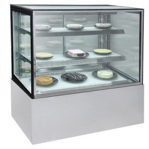 Bromic Square Glass Cake Display